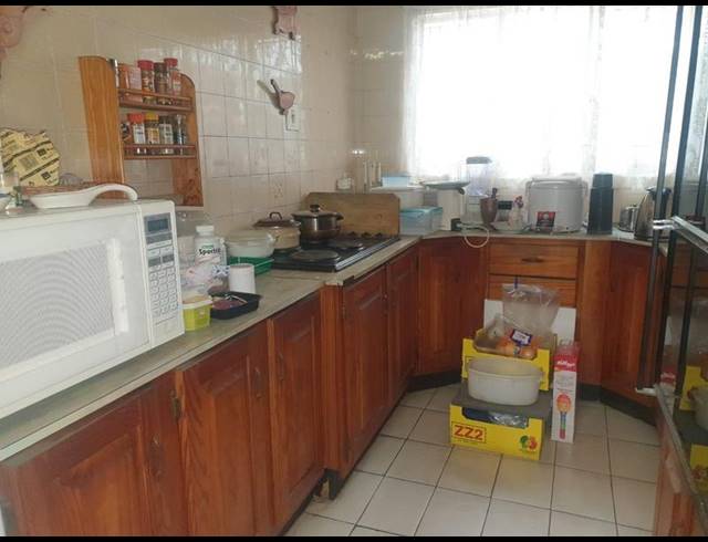 3 BEDROOM TOWNHOUSE FOR SALE IN VANDERBIJLPARK CW 3